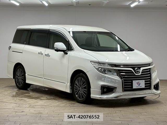 Nissan ELGRAND 2016-07 7500456-13