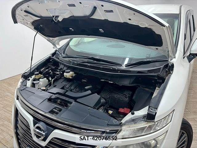 Nissan ELGRAND 2016-07 7500456-17