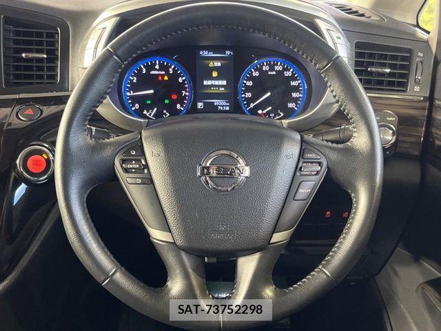 Nissan ELGRAND 2016-08 7500458-11