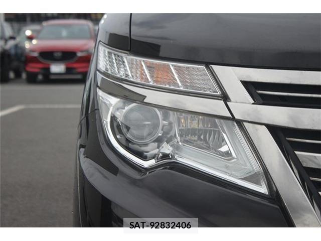 Nissan ELGRAND 2019-03 7500457-12
