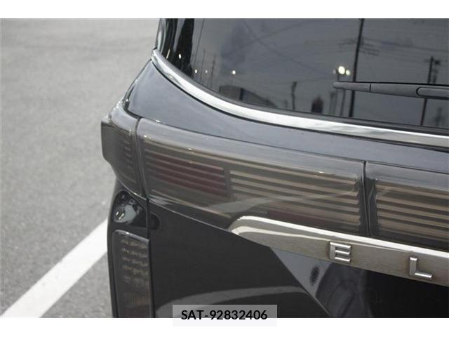 Nissan ELGRAND 2019-03 7500457-14
