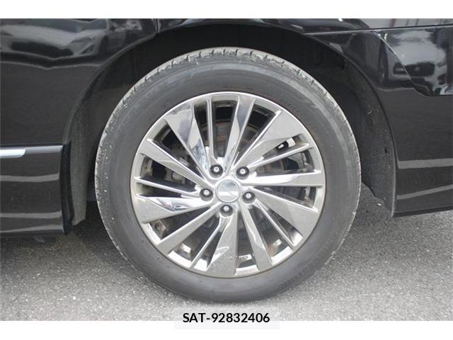 Nissan ELGRAND 2019-03 7500457-18