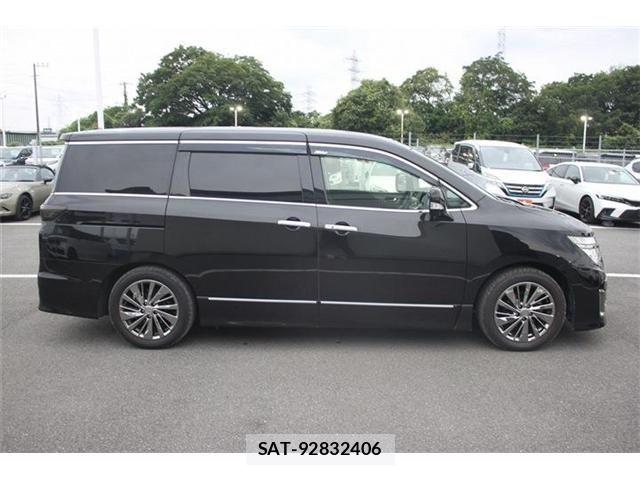 Nissan ELGRAND 2019-03 7500457-3