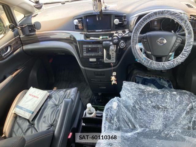 Nissan ELGRAND 2015-08 7500461-15