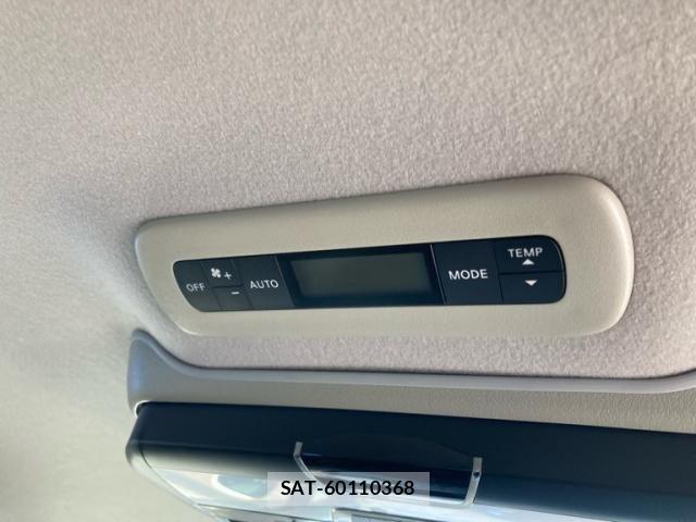 Nissan ELGRAND 2015-08 7500461-16