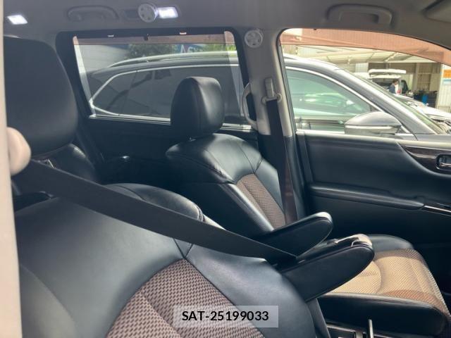 Nissan ELGRAND 2011-09 7562077-15