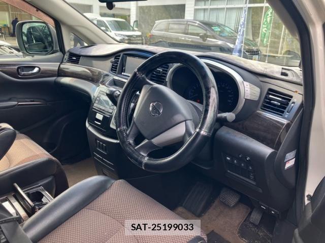 Nissan ELGRAND 2011-09 7562077-16