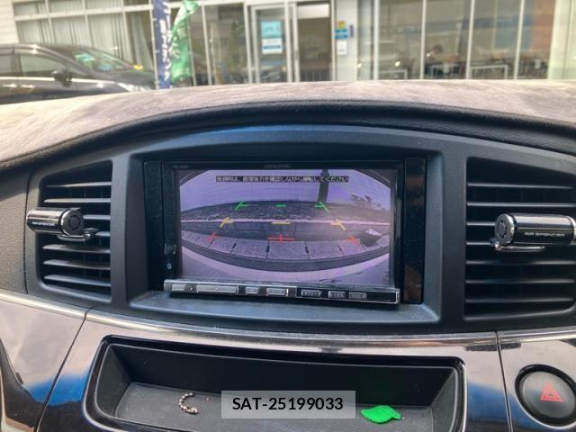 Nissan ELGRAND 2011-09 7562077-19