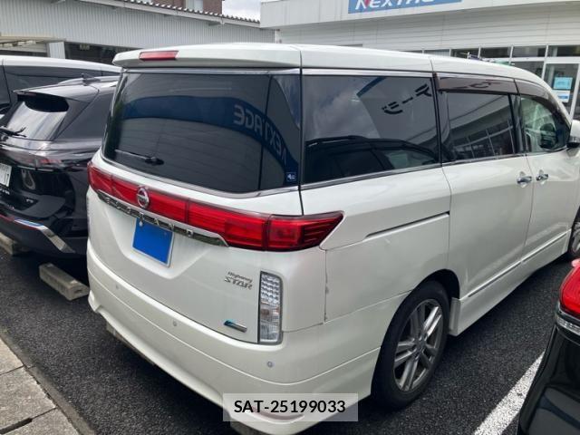 Nissan ELGRAND 2011-09 7562077-3