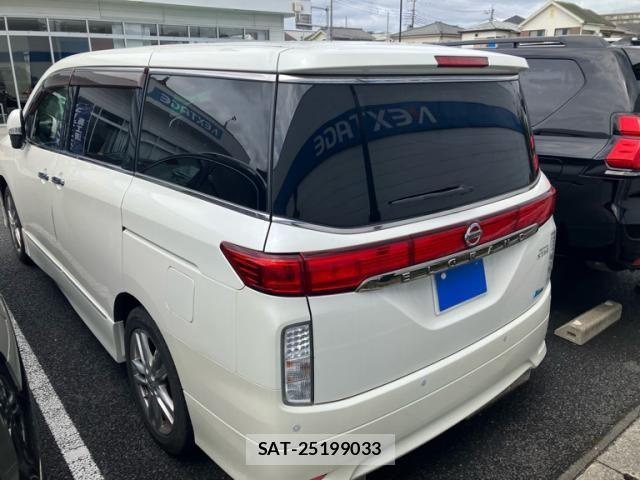 Nissan ELGRAND 2011-09 7562077-4
