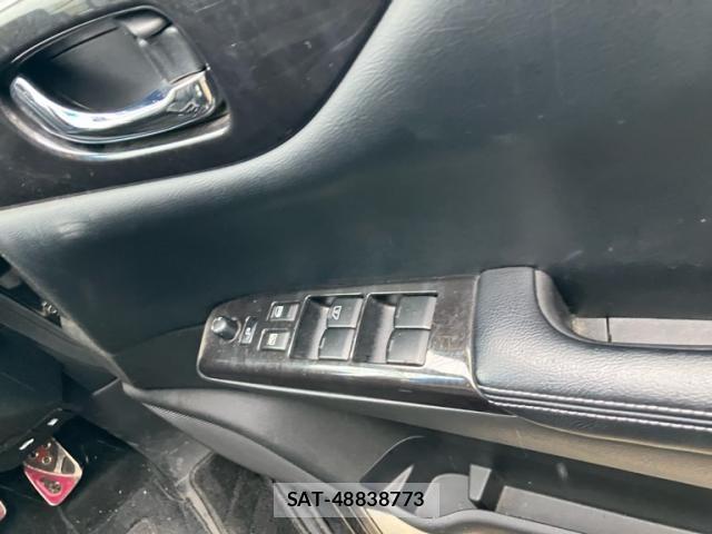 Nissan ELGRAND 2010-10 7616391-11