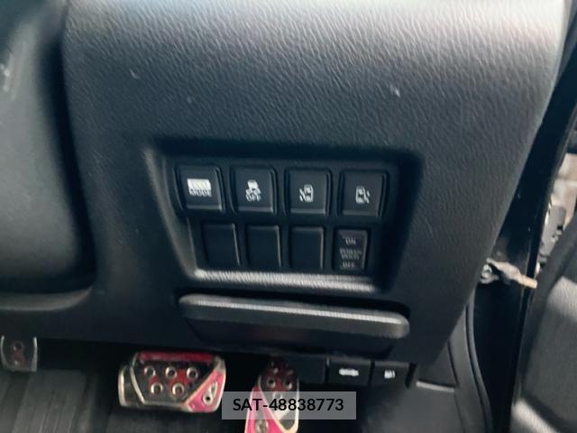 Nissan ELGRAND 2010-10 7616391-12