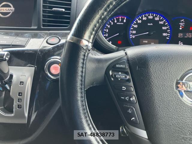Nissan ELGRAND 2010-10 7616391-19