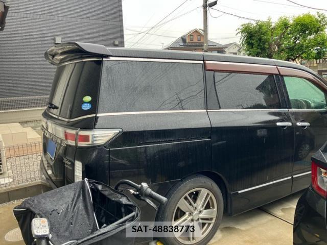Nissan ELGRAND 2010-10 7616391-3