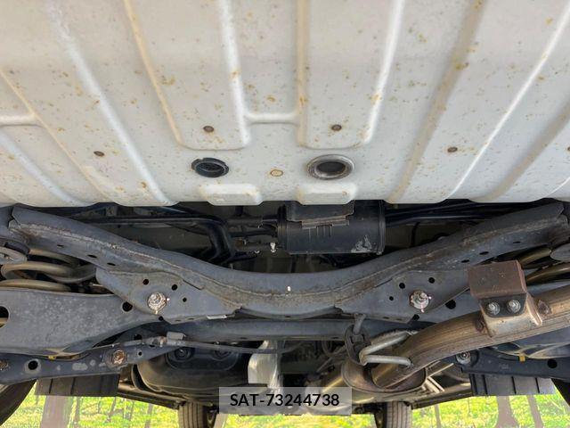 Nissan ELGRAND 2015-02 7616386-18