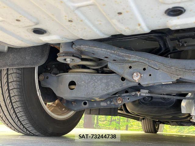 Nissan ELGRAND 2015-02 7616386-19