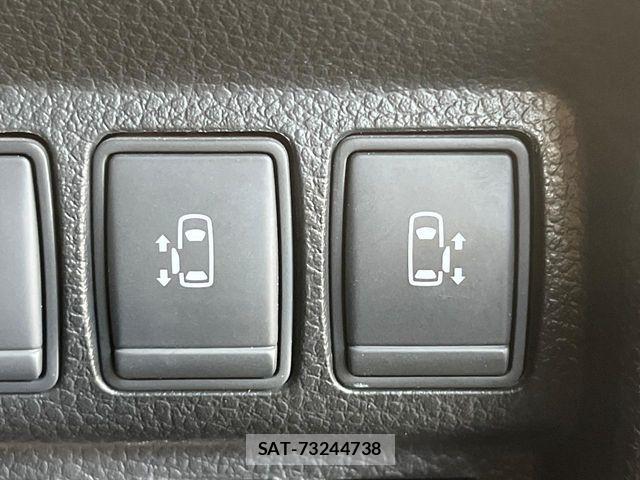 Nissan ELGRAND 2015-02 7616386-5