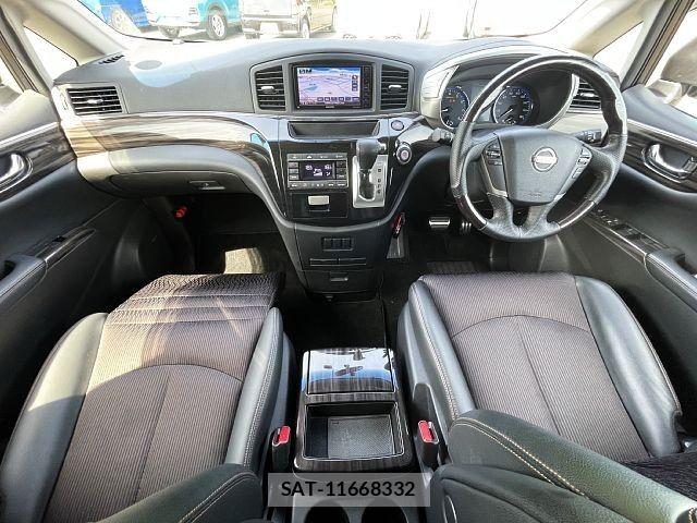 Nissan ELGRAND 2017-03 7616387-1