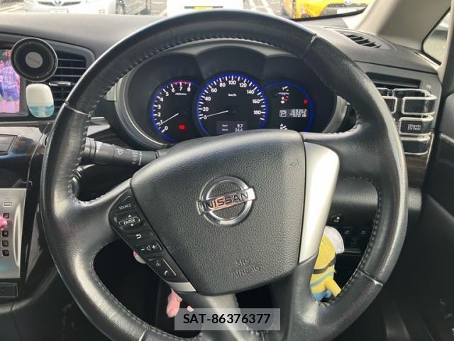 Nissan ELGRAND 2012-07 7616393-11
