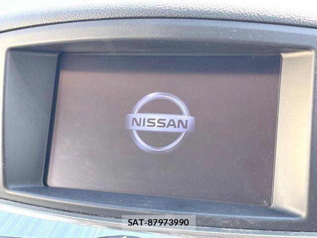 Nissan ELGRAND 2017-06 7616388-2