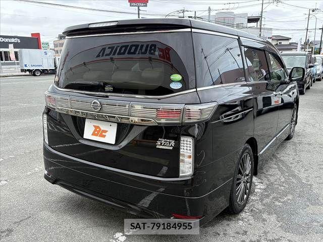 Nissan ELGRAND 2016-12 7616389-12
