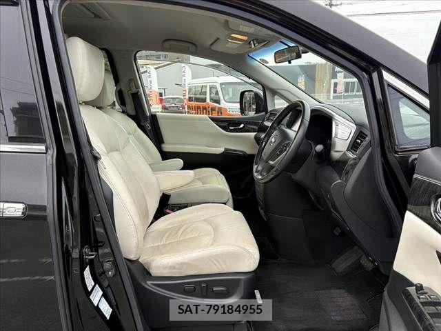Nissan ELGRAND 2016-12 7616389-15