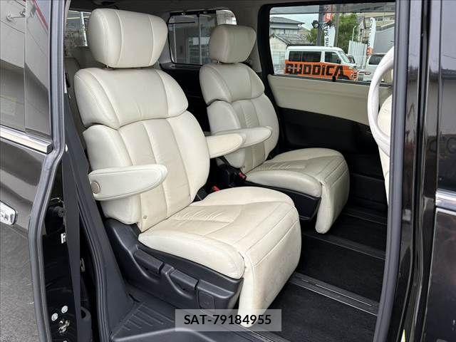 Nissan ELGRAND 2016-12 7616389-17