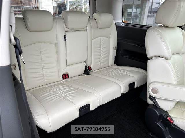 Nissan ELGRAND 2016-12 7616389-19