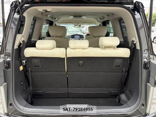 Nissan ELGRAND 2016-12 7616389-20