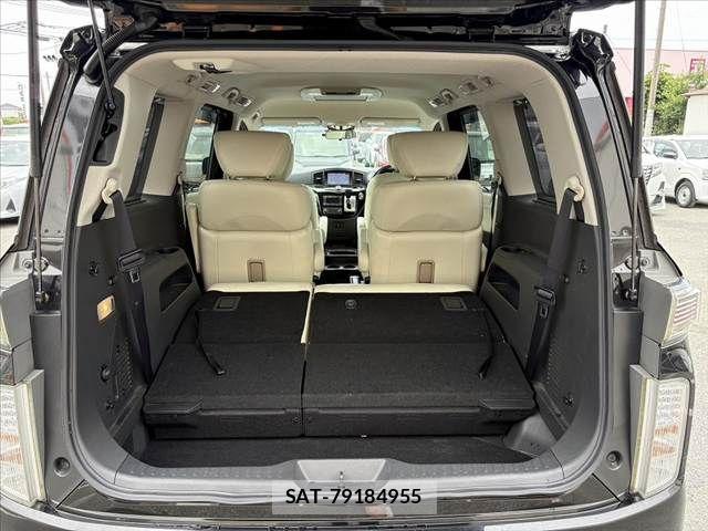 Nissan ELGRAND 2016-12 7616389-21