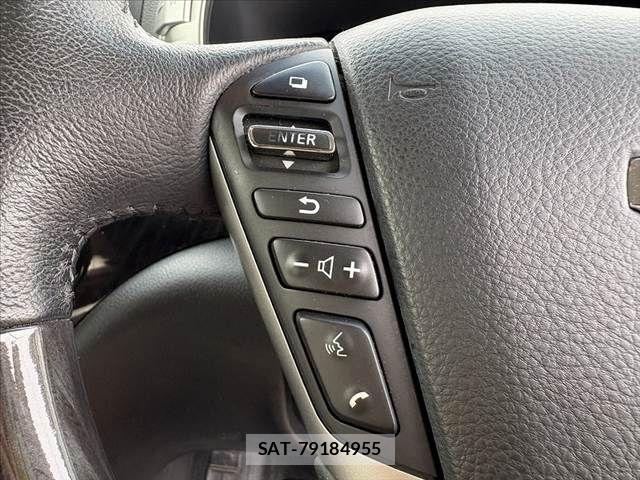 Nissan ELGRAND 2016-12 7616389-28