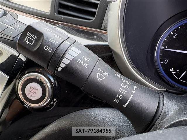 Nissan ELGRAND 2016-12 7616389-29