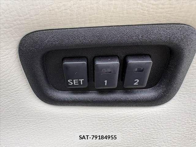 Nissan ELGRAND 2016-12 7616389-4