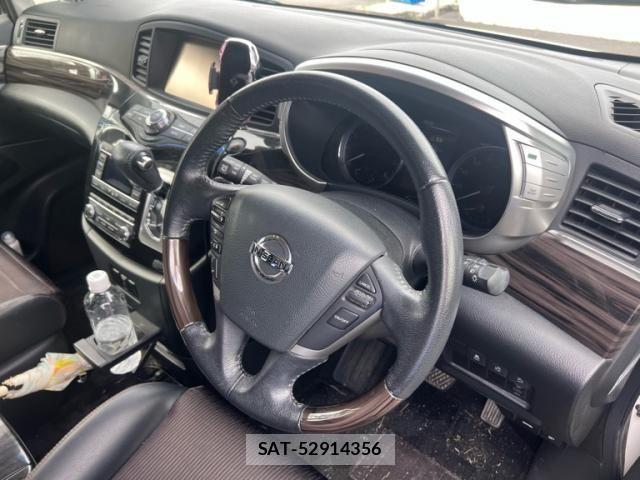 Nissan ELGRAND 2015-11 7616390-10