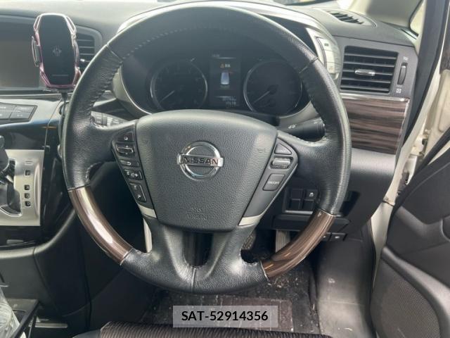 Nissan ELGRAND 2015-11 7616390-11