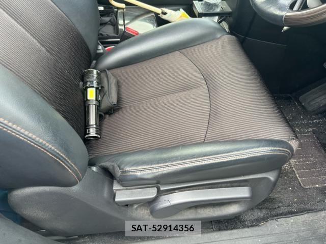 Nissan ELGRAND 2015-11 7616390-15