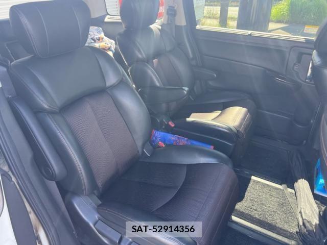 Nissan ELGRAND 2015-11 7616390-16