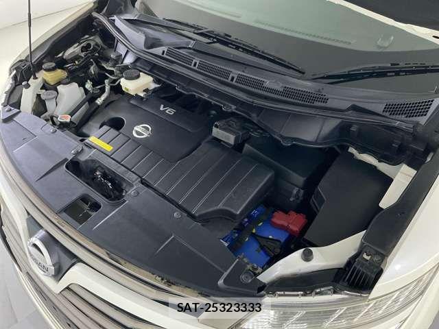 Nissan ELGRAND 2018-04 7616385-11