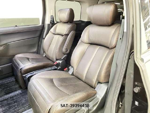 Nissan ELGRAND 2010-09 7723056-3