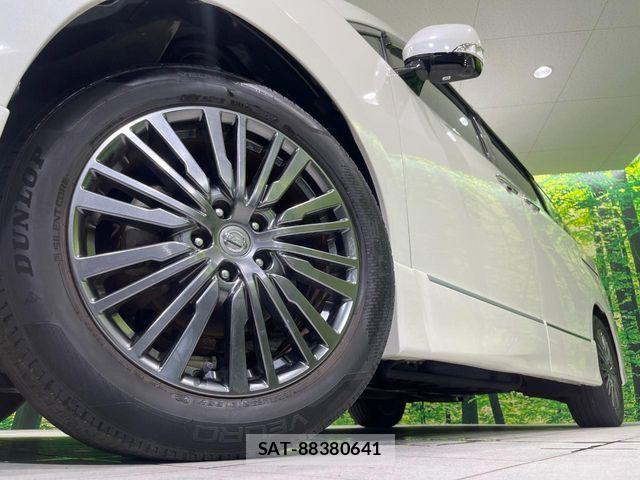 Nissan ELGRAND 2016-11 7723048-13