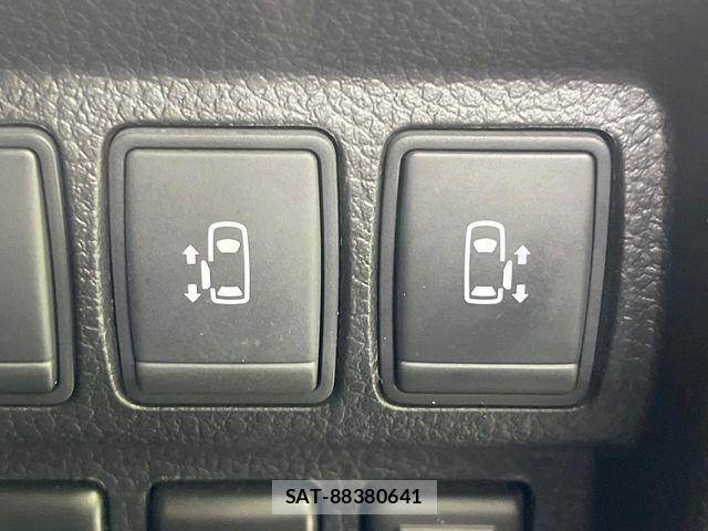 Nissan ELGRAND 2016-11 7723048-4