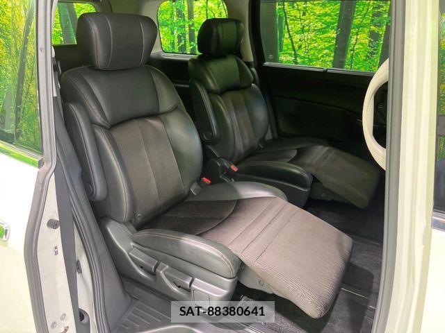 Nissan ELGRAND 2016-11 7723048-8