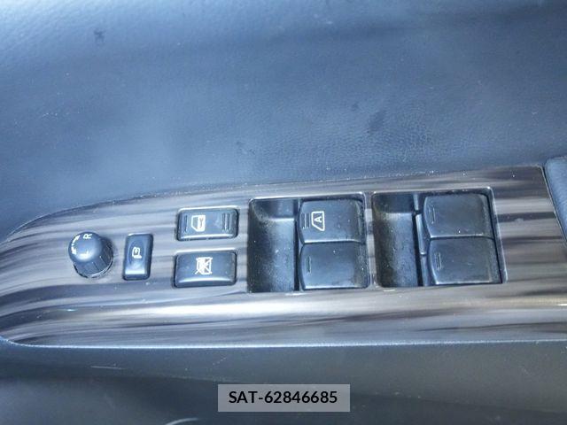 Nissan ELGRAND 2019-02 7723046-17