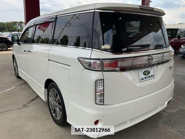 Nissan ELGRAND 2015-08 7723055-9