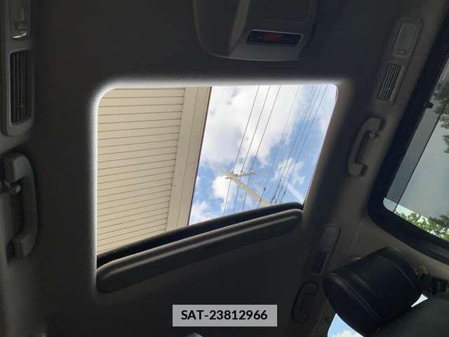 Nissan ELGRAND 2015-08 7723055-3