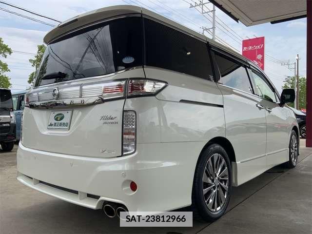 Nissan ELGRAND 2015-08 7723055-7