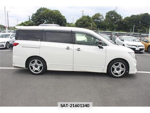Nissan ELGRAND 2018-11 7723057-10