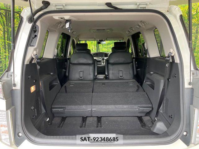 Nissan ELGRAND 2015-11 7723053-10