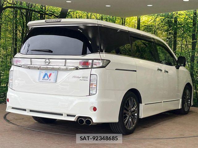 Nissan ELGRAND 2015-11 7723053-17