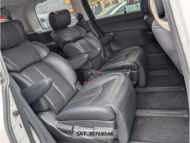 Nissan ELGRAND 2013-07 7723065-10